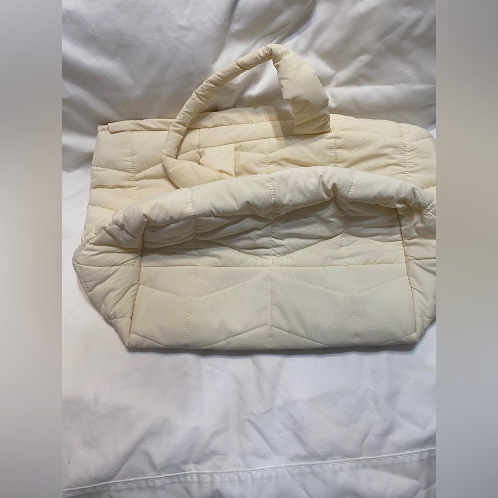 A New Day Chic Cream Quilted Weekend or Baby Bag - Picture 7 of 15